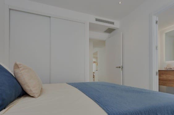 2 soverom Leilighet til salgs i Cala d'Or med svømmebasseng garasje - € 550 000 (Ref: 9841224)