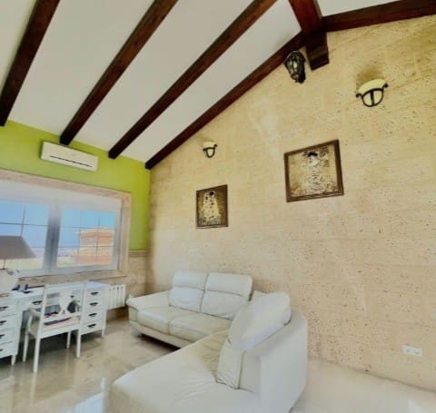 3 Zimmer Villa zu verkaufen in Los Balcones mit Pool Garage - 530.000 € (Ref: 9848487)