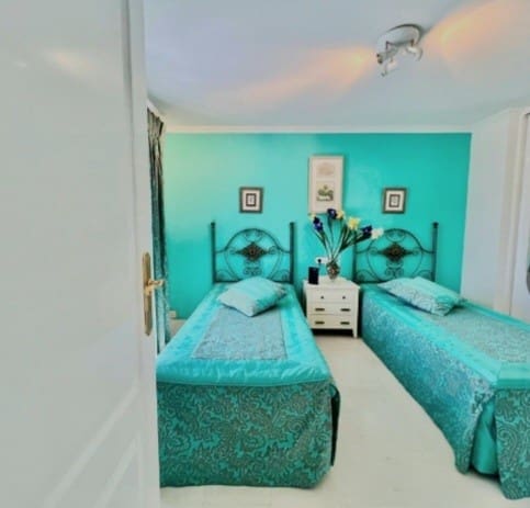 3 Zimmer Villa zu verkaufen in Los Balcones mit Pool Garage - 530.000 € (Ref: 9848487)