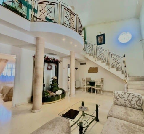 3 Zimmer Villa zu verkaufen in Los Balcones mit Pool Garage - 530.000 € (Ref: 9848487)