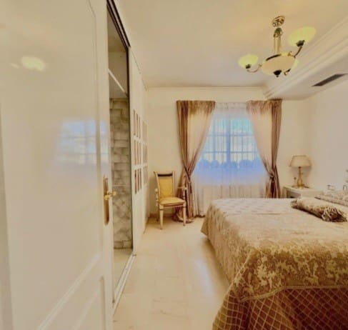 3 Zimmer Villa zu verkaufen in Los Balcones mit Pool Garage - 530.000 € (Ref: 9848487)