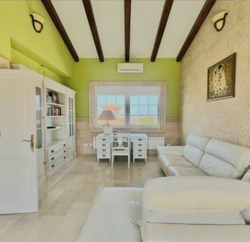 3 Zimmer Villa zu verkaufen in Los Balcones mit Pool Garage - 530.000 € (Ref: 9848487)