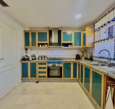 3 Zimmer Villa zu verkaufen in Los Balcones mit Pool Garage - 530.000 € (Ref: 9848487)