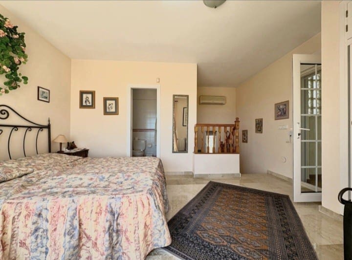 2 soverom Villa til salgs i Villamartin med svømmebasseng garasje - € 459 000 (Ref: 9848488)