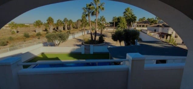 3 soveværelse Finca/Landehus til salg i Catral med swimmingpool - € 450.000 (Ref: 9854452)