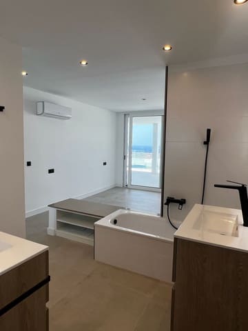 2 quarto Apartamento de Praia para venda em Costa del Silencio, Arona com piscina garagem - 685 000 € (Ref: 8045560)