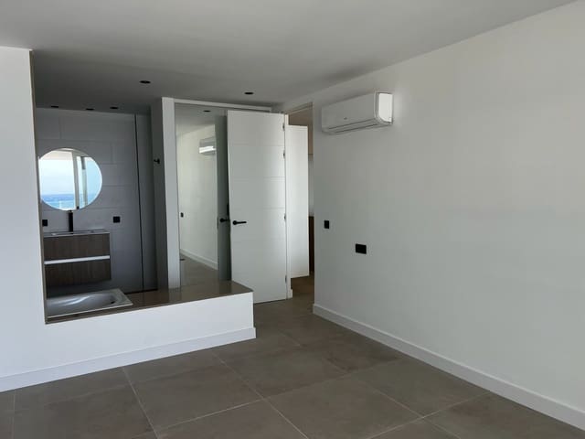 2 quarto Apartamento de Praia para venda em Costa del Silencio, Arona com piscina garagem - 685 000 € (Ref: 8045560)