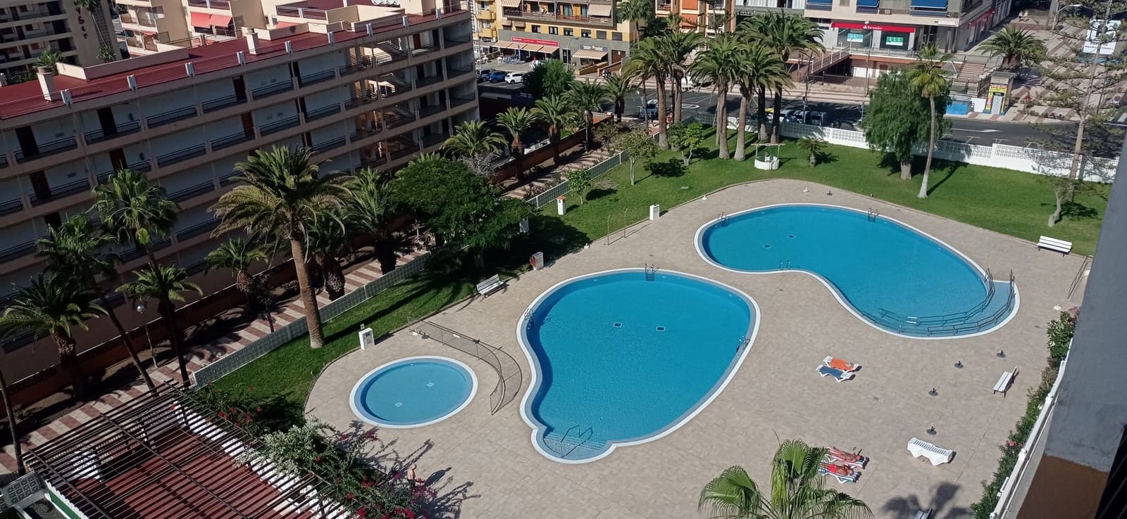 2 bedroom Apartment for sale in Los Cristianos with pool - € 425,000 (Ref: 8378390)