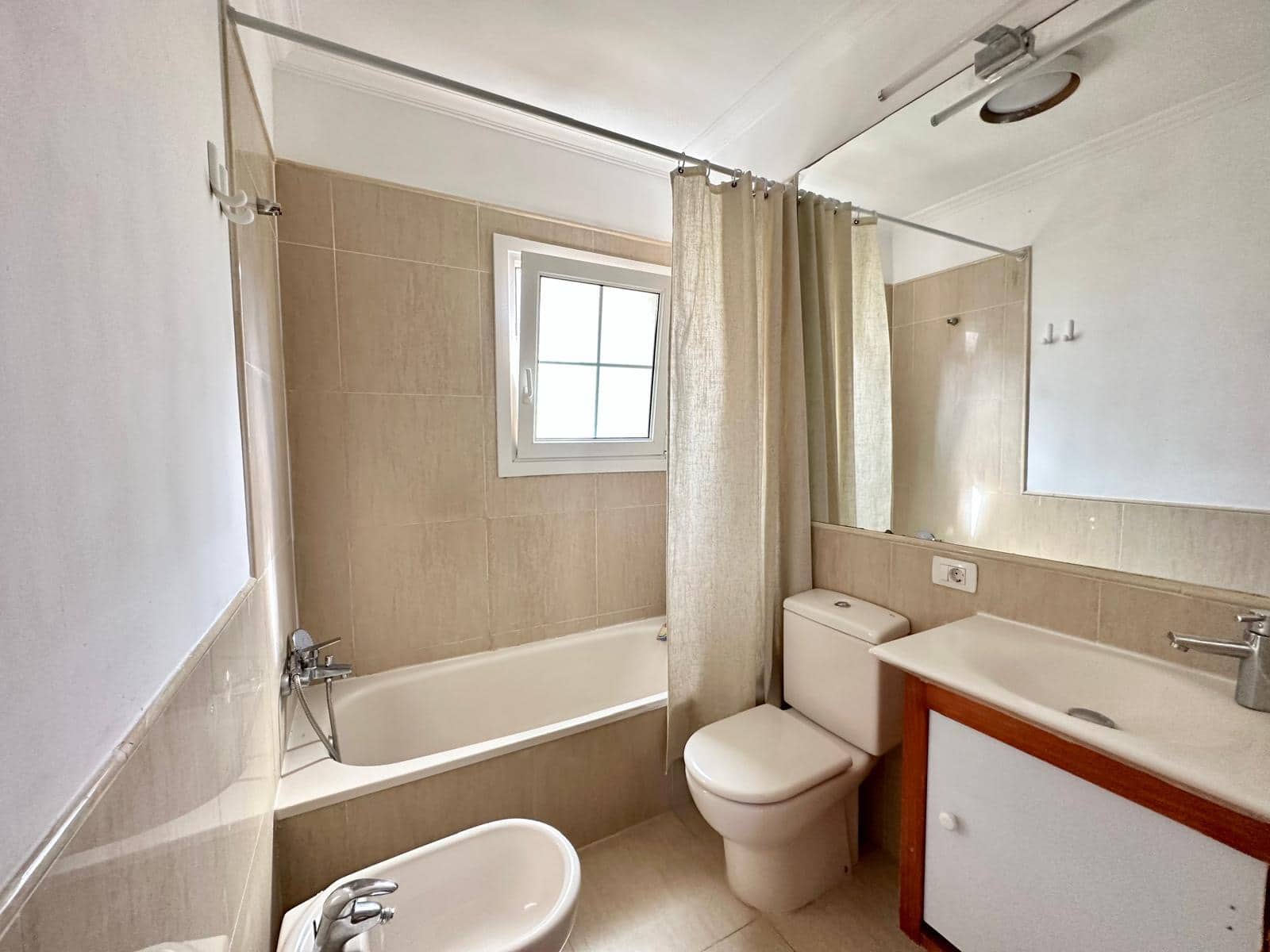 2 soveværelse Byhus til salg i Adeje med swimmingpool garage - € 330.000 (Ref: 8413783)