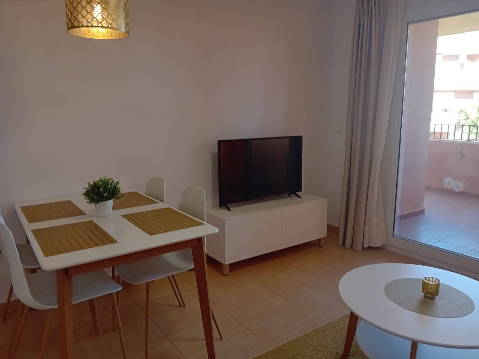 1 slaapkamer Appartement te huur in Mar Menor Golf Resort met zwembad garage - € 850 (Ref: 8960685)