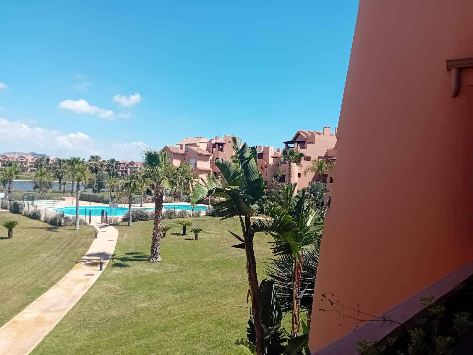 1 slaapkamer Appartement te huur in Mar Menor Golf Resort met zwembad garage - € 850 (Ref: 8960685)