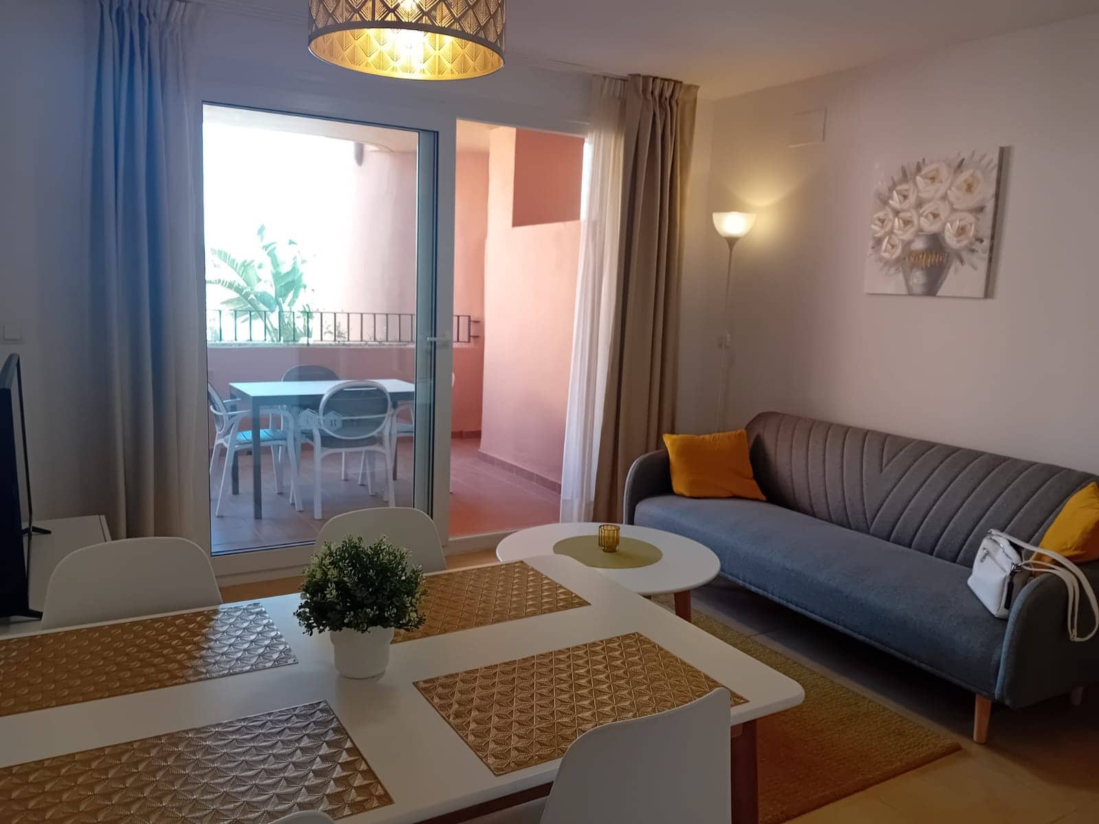 1 slaapkamer Appartement te huur in Mar Menor Golf Resort met zwembad garage - € 850 (Ref: 8960685)