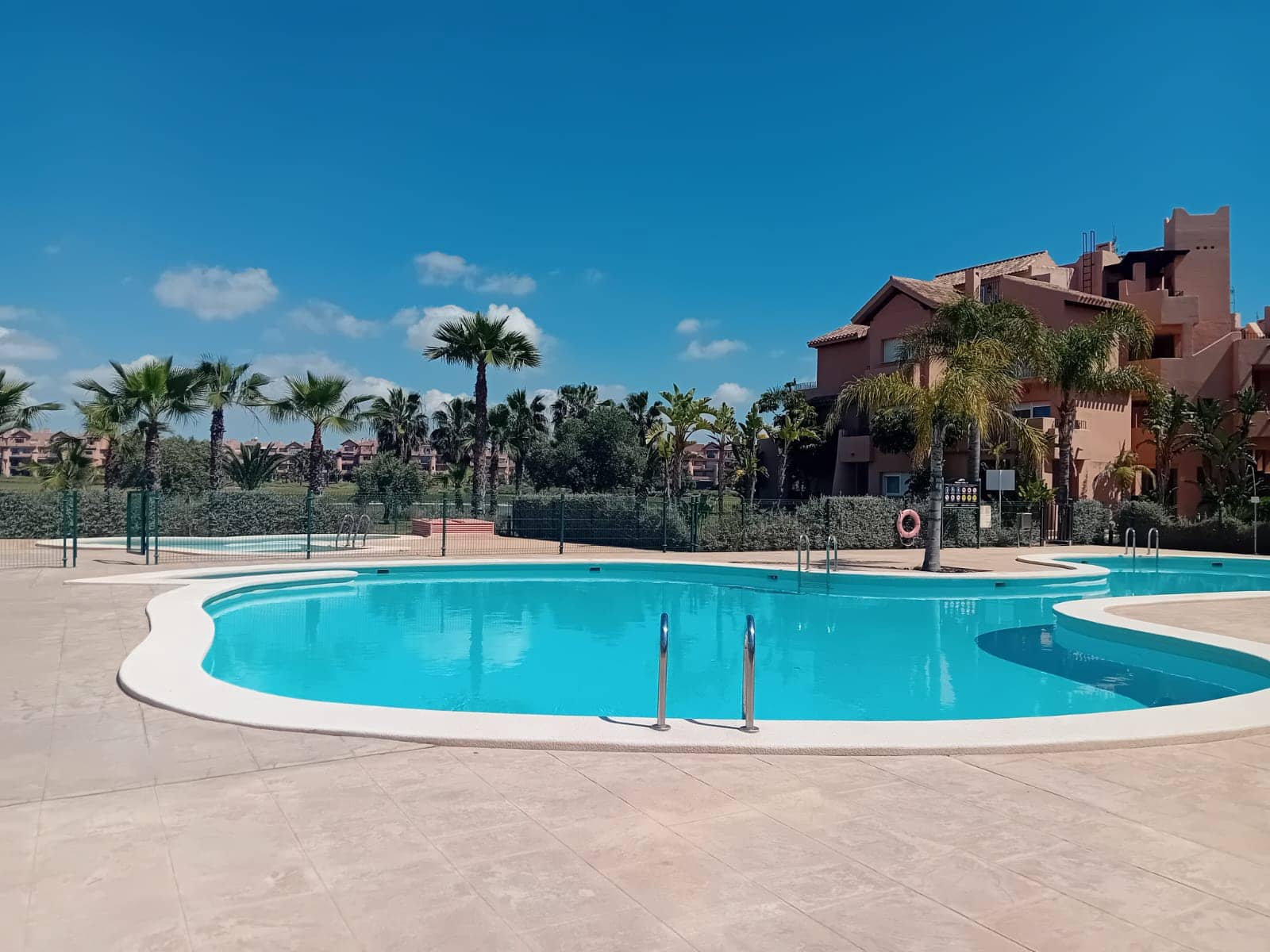 1 slaapkamer Appartement te huur in Mar Menor Golf Resort met zwembad garage - € 850 (Ref: 8960685)