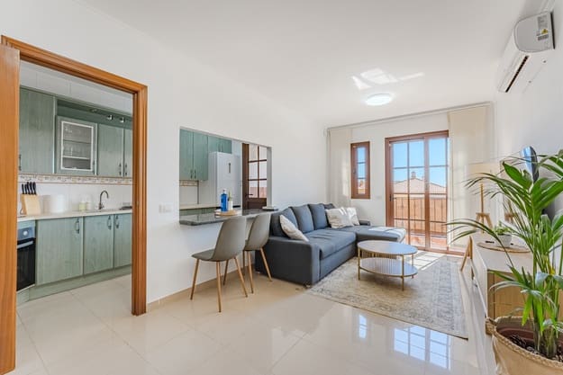 2 soverom Leilighet til salgs i Costa del Silencio, Arona med svømmebasseng garasje - € 280 000 (Ref: 9314321)