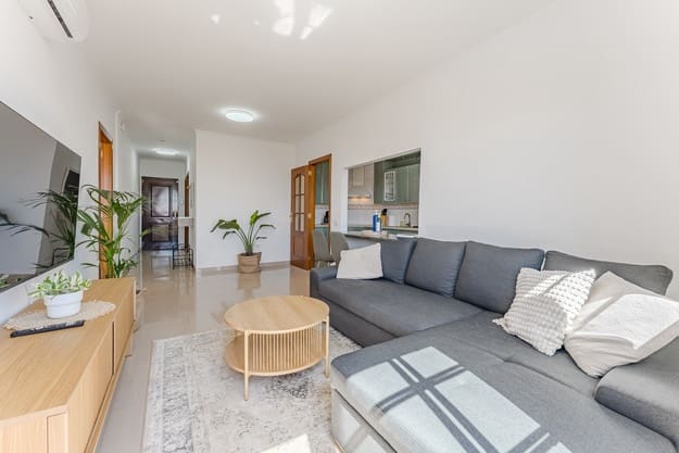 2 soverom Leilighet til salgs i Costa del Silencio, Arona med svømmebasseng garasje - € 280 000 (Ref: 9314321)