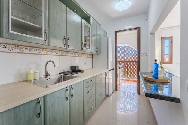 2 soverom Leilighet til salgs i Costa del Silencio, Arona med svømmebasseng garasje - € 280 000 (Ref: 9314321)