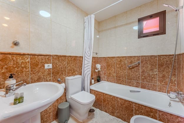 2 bedroom Apartment for sale in Costa del Silencio with pool garage - € 280,000 (Ref: 9314321)