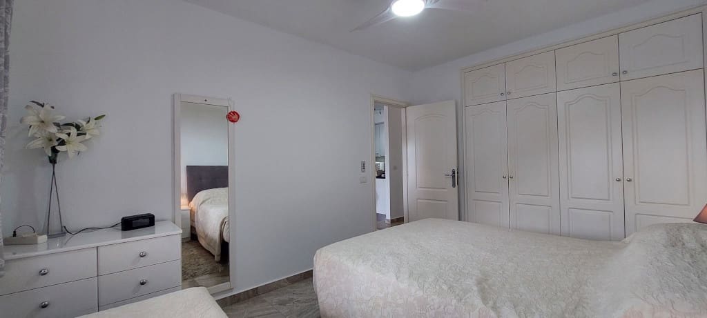 2 soverom Leilighet til salgs i Roque del Conde med svømmebasseng garasje - € 335 000 (Ref: 9395257)