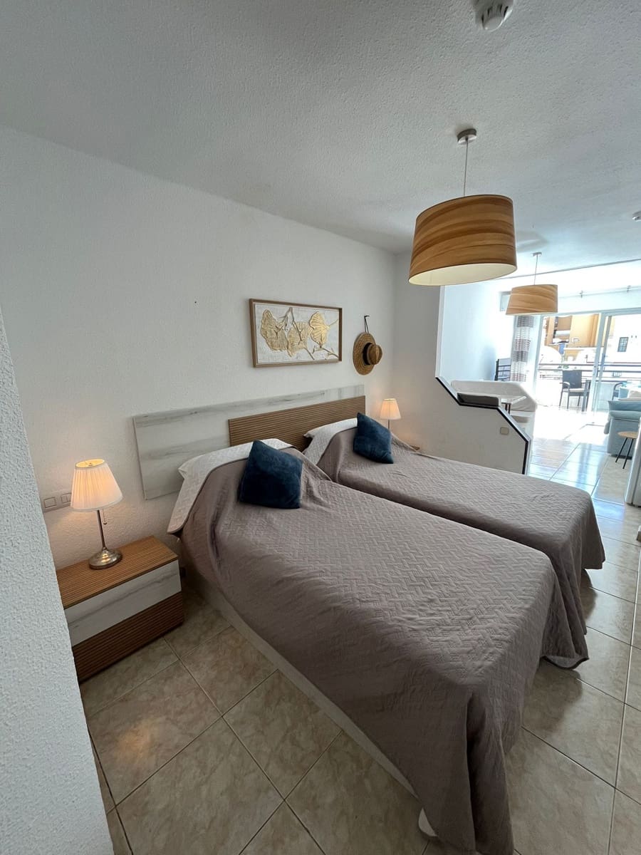 Apartament przy plaży na sprzedaż w Costa Adeje z basenem - 229 950 € (Ref: 9580173)