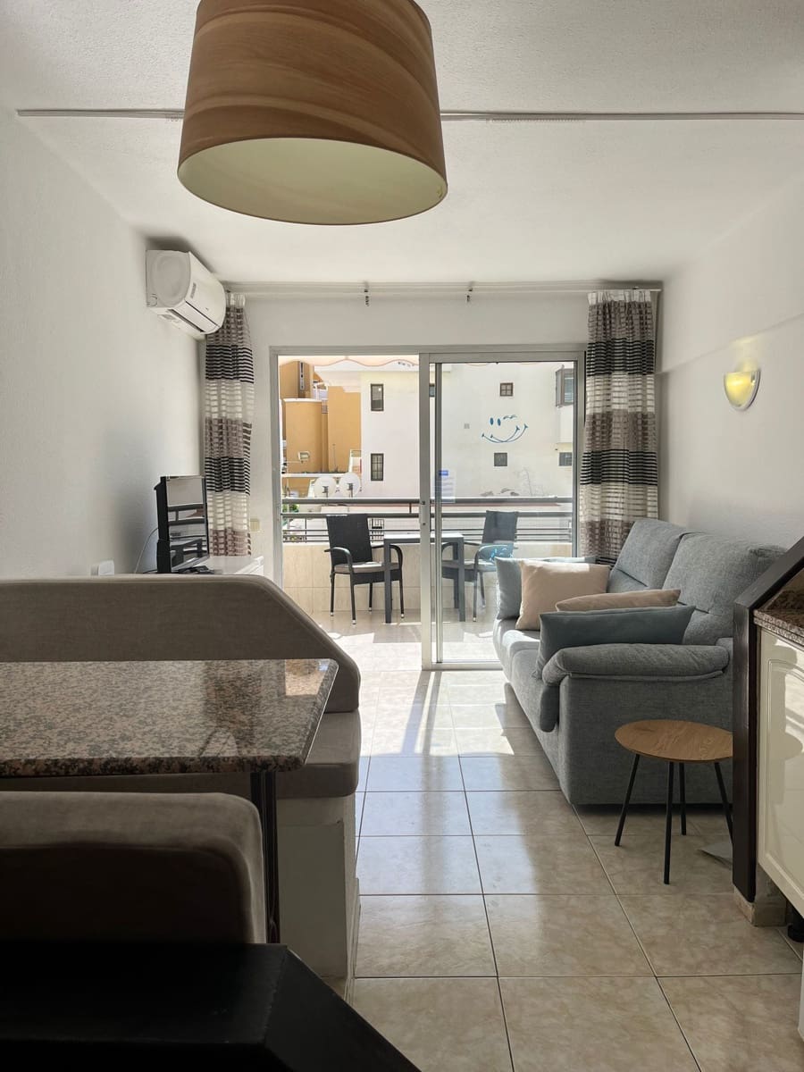 Apartament przy plaży na sprzedaż w Costa Adeje z basenem - 229 950 € (Ref: 9580173)