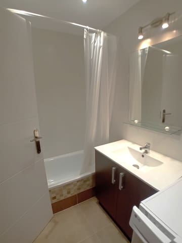 2 soveværelse Strandlejlighed til salg i Playa de las Americas, Arona med swimmingpool - € 410.000 (Ref: 9628098)