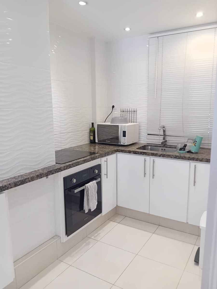 2 soveværelse Strandlejlighed til salg i Playa de las Americas med swimmingpool - € 410.000 (Ref: 9628098)