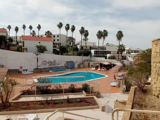 2 soveværelse Strandlejlighed til salg i Playa de las Americas, Arona med swimmingpool - € 410.000 (Ref: 9628098)