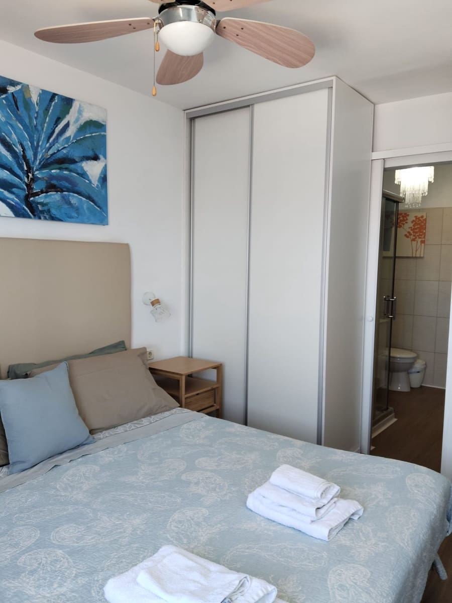 2 soverom Leilighet til salgs i Los Cristianos med svømmebasseng garasje - € 421 500 (Ref: 9908879)