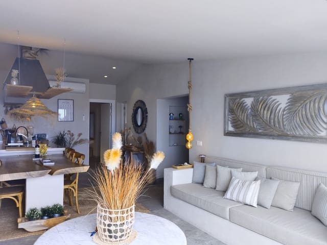 Chalet de 5 habitaciones en Chayofa, Arona en venta con piscina garaje - 1.470.000 € (Ref: 9921039)
