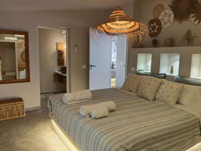Chalet de 5 habitaciones en Chayofa, Arona en venta con piscina garaje - 1.470.000 € (Ref: 9921039)