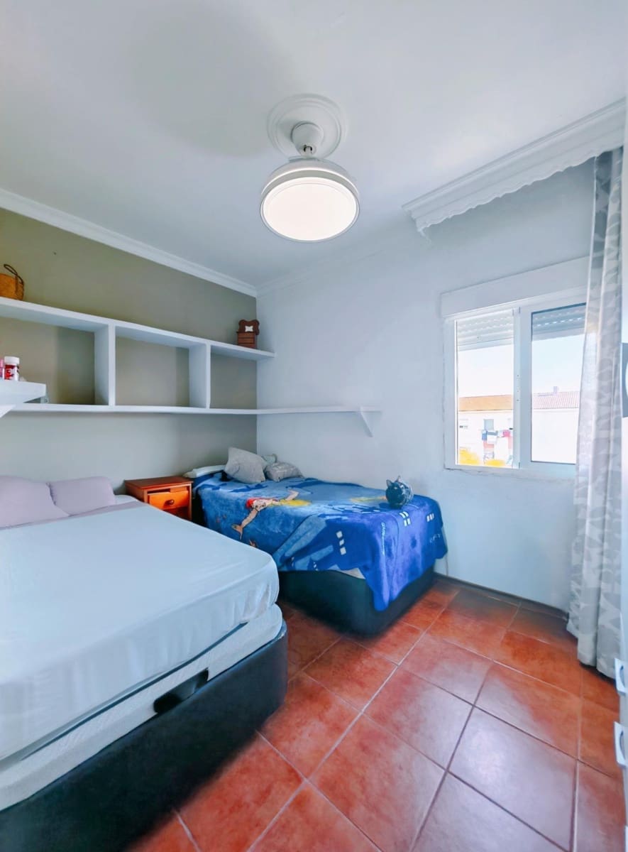 3 chambre Appartement à vendre à Chiclana de la Frontera - 128 000 € (Ref: 10003820)