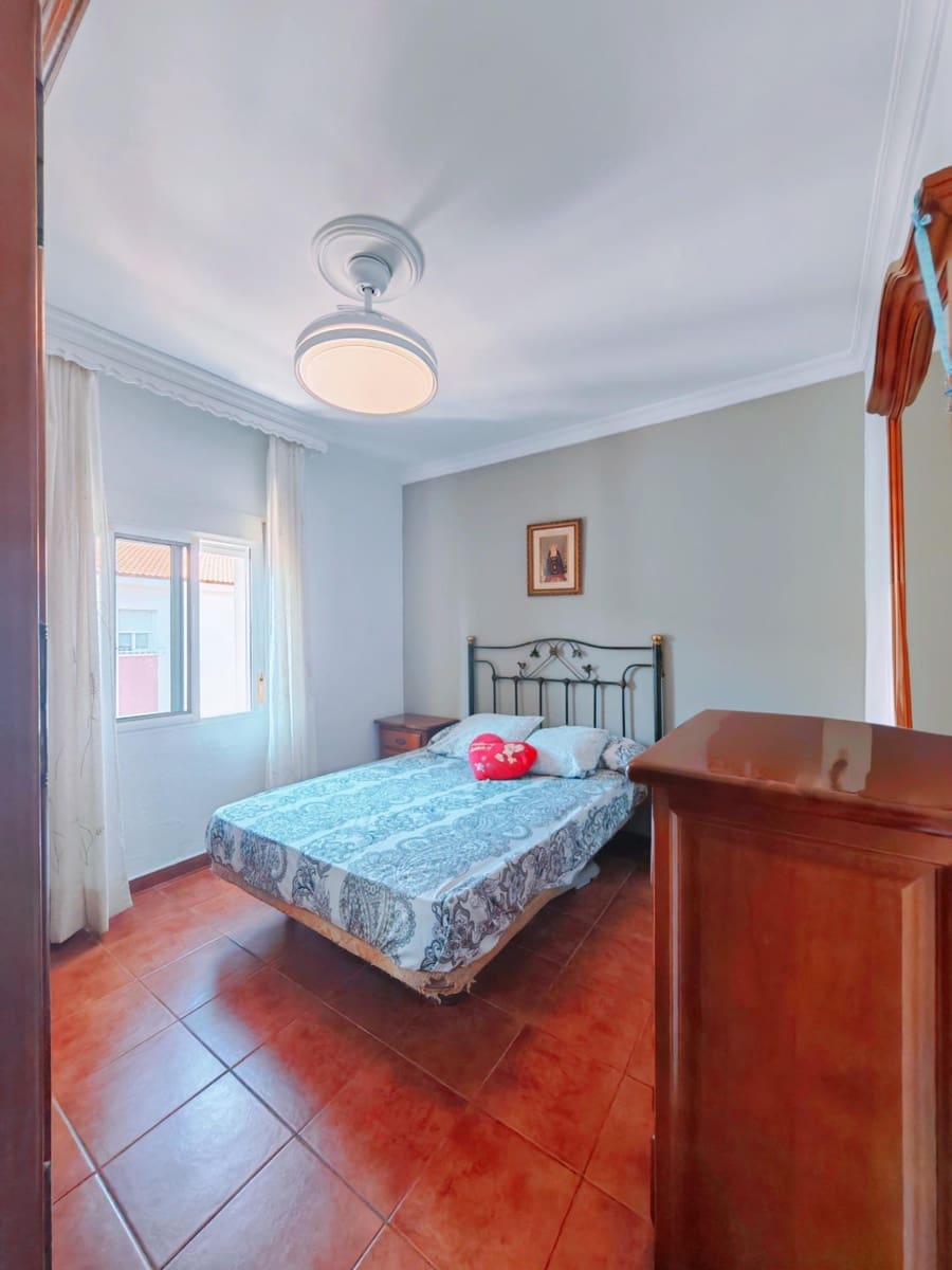 3 chambre Appartement à vendre à Chiclana de la Frontera - 128 000 € (Ref: 10003820)