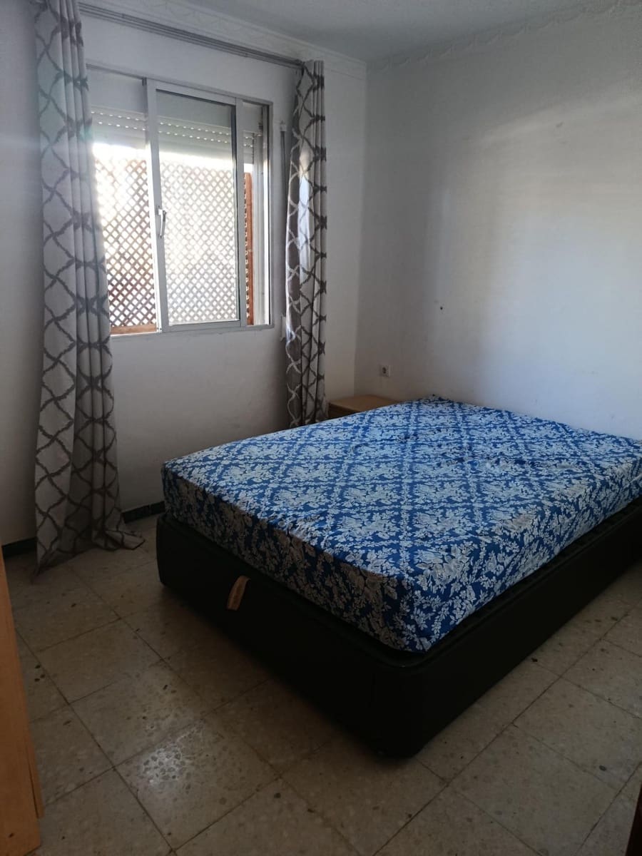 3 bedroom Flat for sale in Jerez de la Frontera - € 120,000 (Ref: 10011574)