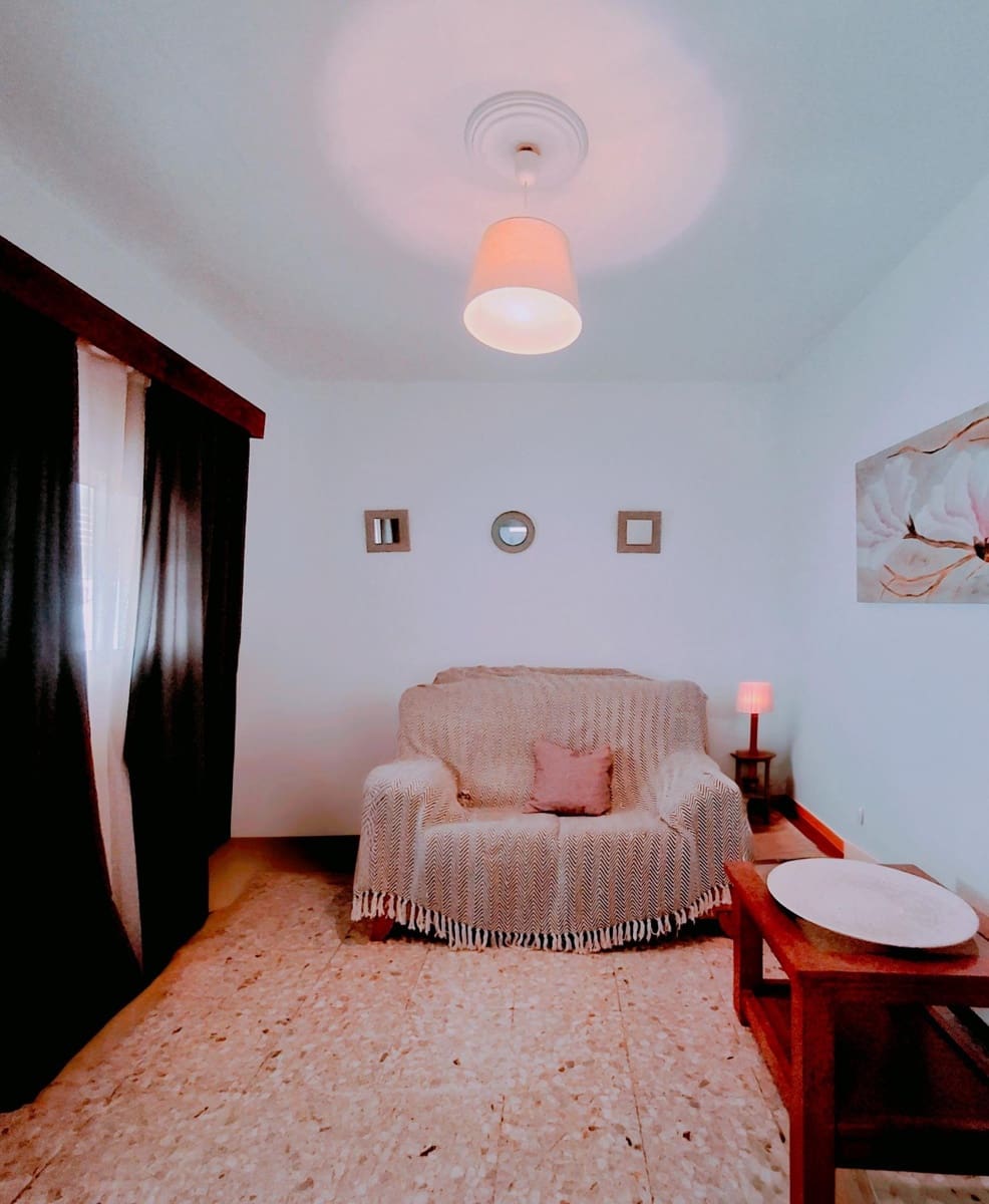 4 bedroom Townhouse for sale in Conil de la Frontera - € 235,000 (Ref: 10021045)
