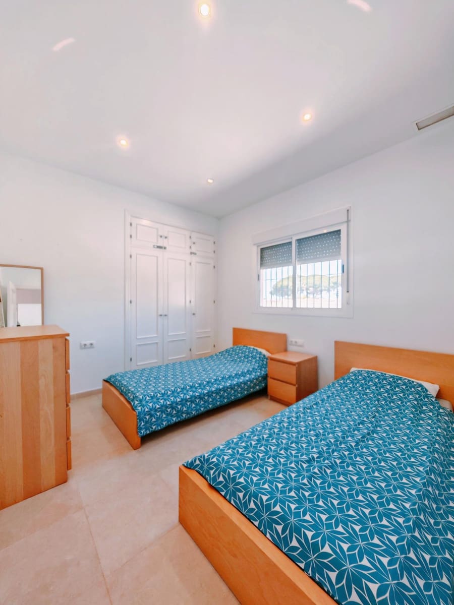 Chalet de 3 habitaciones en Chiclana de la Frontera en venta con piscina garaje - 315.000 € (Ref: 10025845)