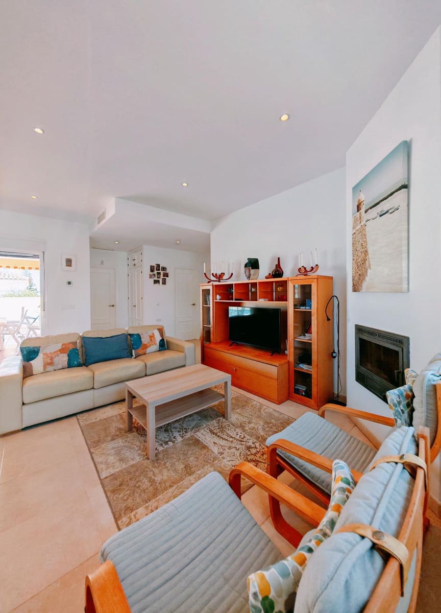 Chalet de 3 habitaciones en Chiclana de la Frontera en venta con piscina garaje - 315.000 € (Ref: 10025845)