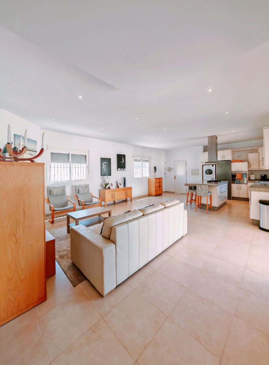 Chalet de 3 habitaciones en Chiclana de la Frontera en venta con piscina garaje - 315.000 € (Ref: 10025845)