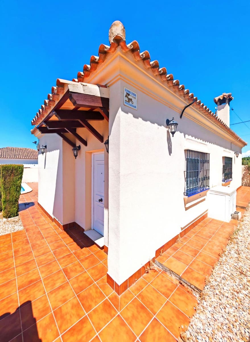 Chalet de 3 habitaciones en Chiclana de la Frontera en venta con piscina garaje - 315.000 € (Ref: 10025845)