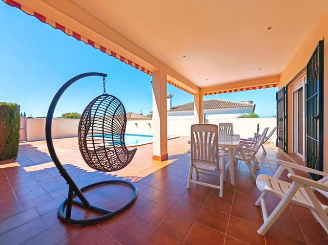 Chalet de 3 habitaciones en Chiclana de la Frontera en venta con piscina garaje - 315.000 € (Ref: 10025845)