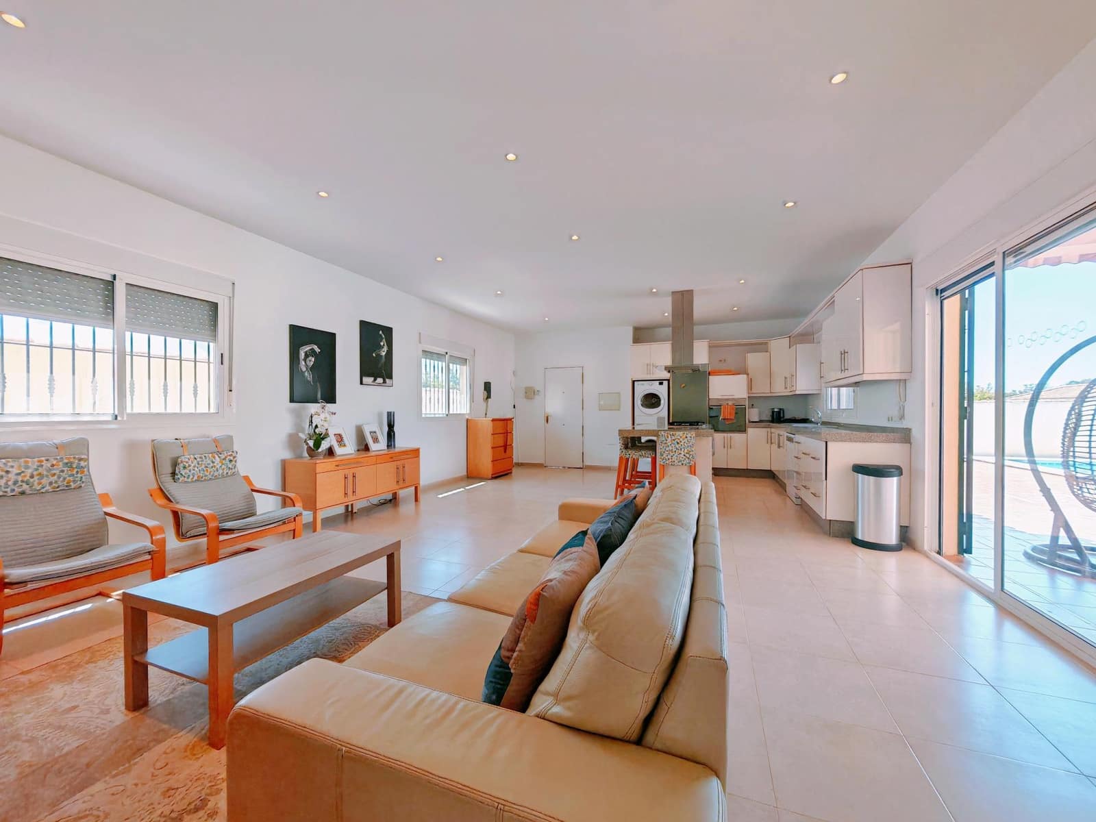 Chalet de 3 habitaciones en Chiclana de la Frontera en venta con piscina garaje - 315.000 € (Ref: 10025845)