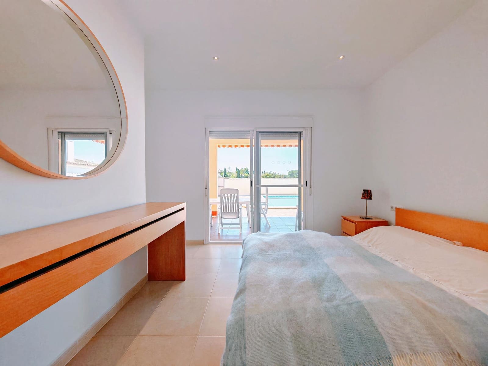 Chalet de 3 habitaciones en Chiclana de la Frontera en venta con piscina garaje - 315.000 € (Ref: 10025845)