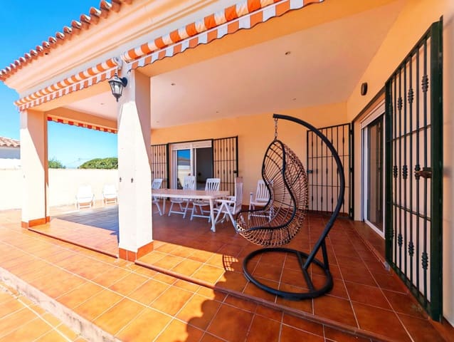 Chalet de 3 habitaciones en Chiclana de la Frontera en venta con piscina garaje - 315.000 € (Ref: 10025845)