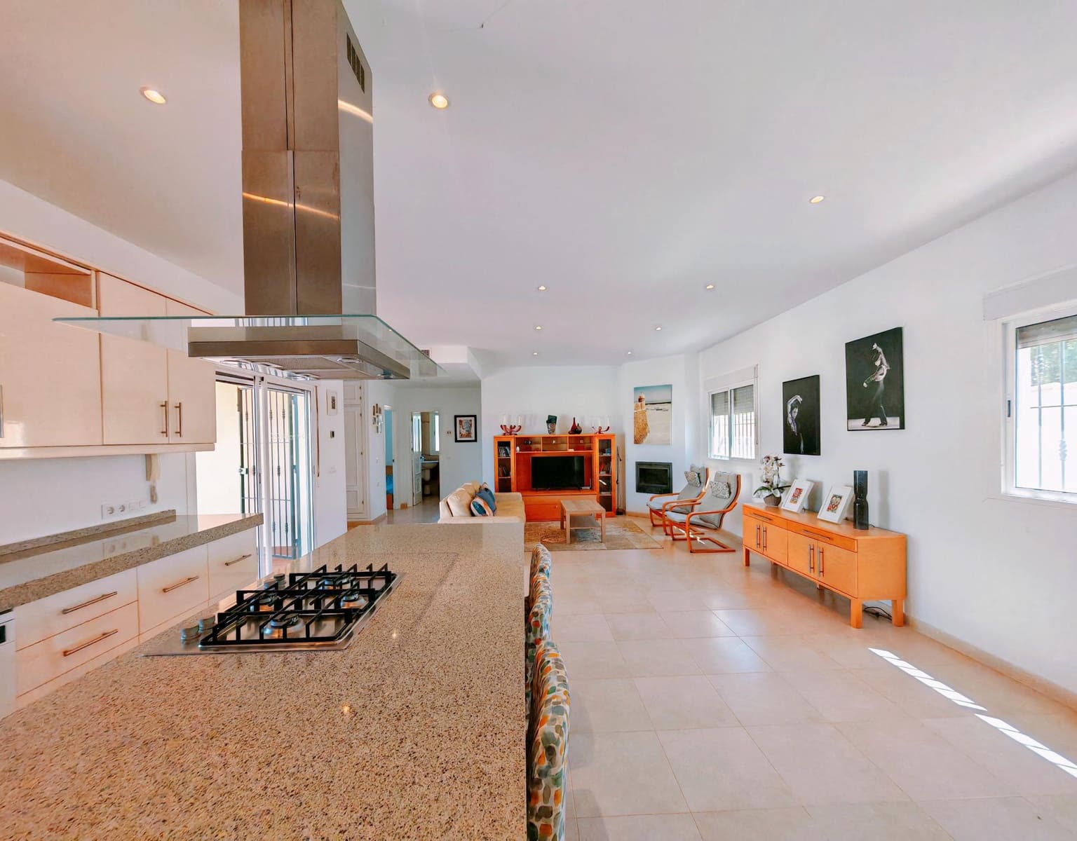 Chalet de 3 habitaciones en Chiclana de la Frontera en venta con piscina garaje - 315.000 € (Ref: 10025845)