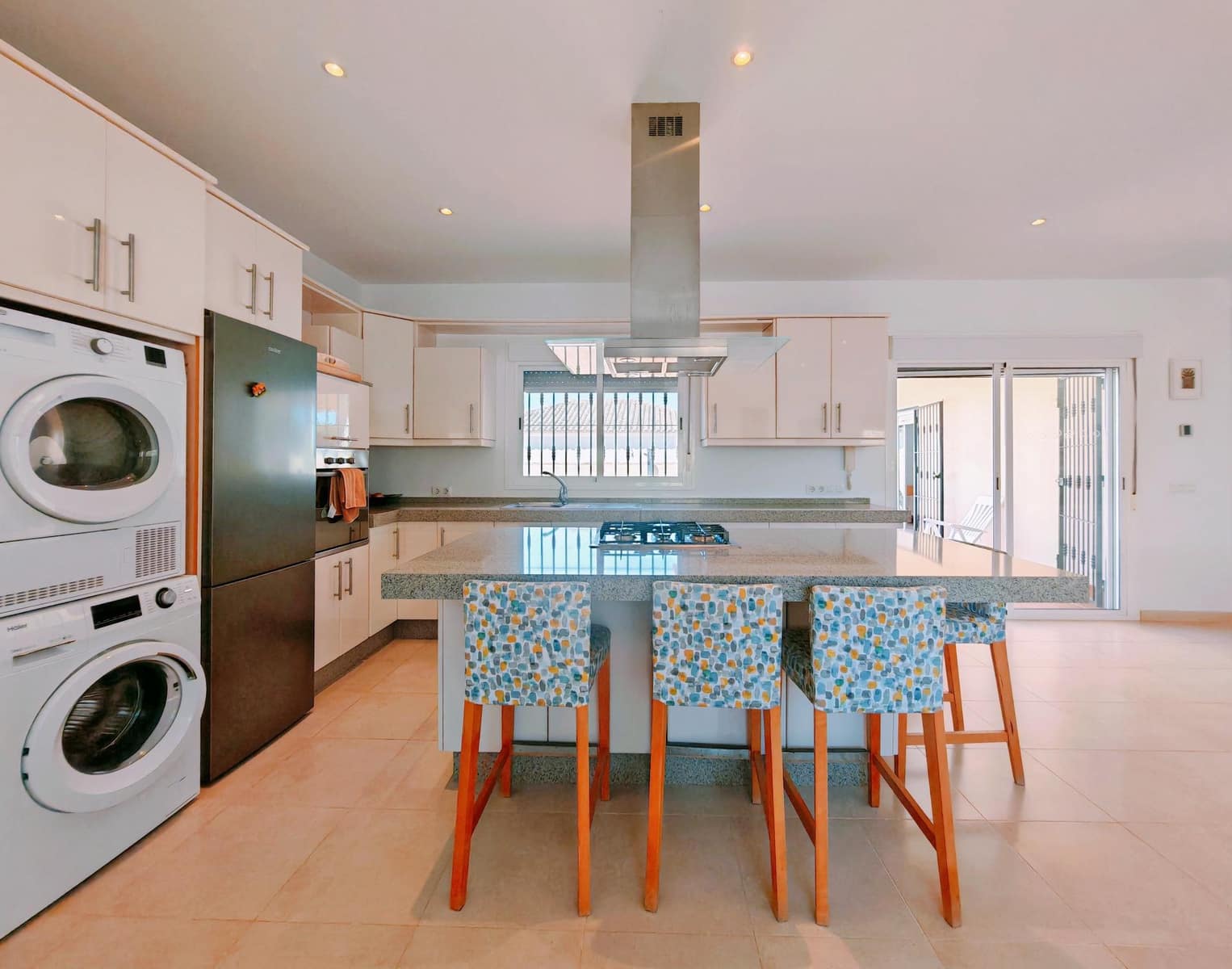 Chalet de 3 habitaciones en Chiclana de la Frontera en venta con piscina garaje - 315.000 € (Ref: 10025845)