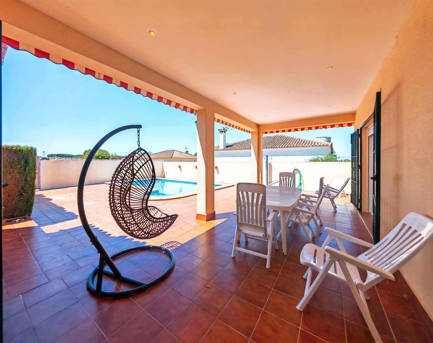 Chalet de 3 habitaciones en Chiclana de la Frontera en venta con piscina garaje - 315.000 € (Ref: 10025845)