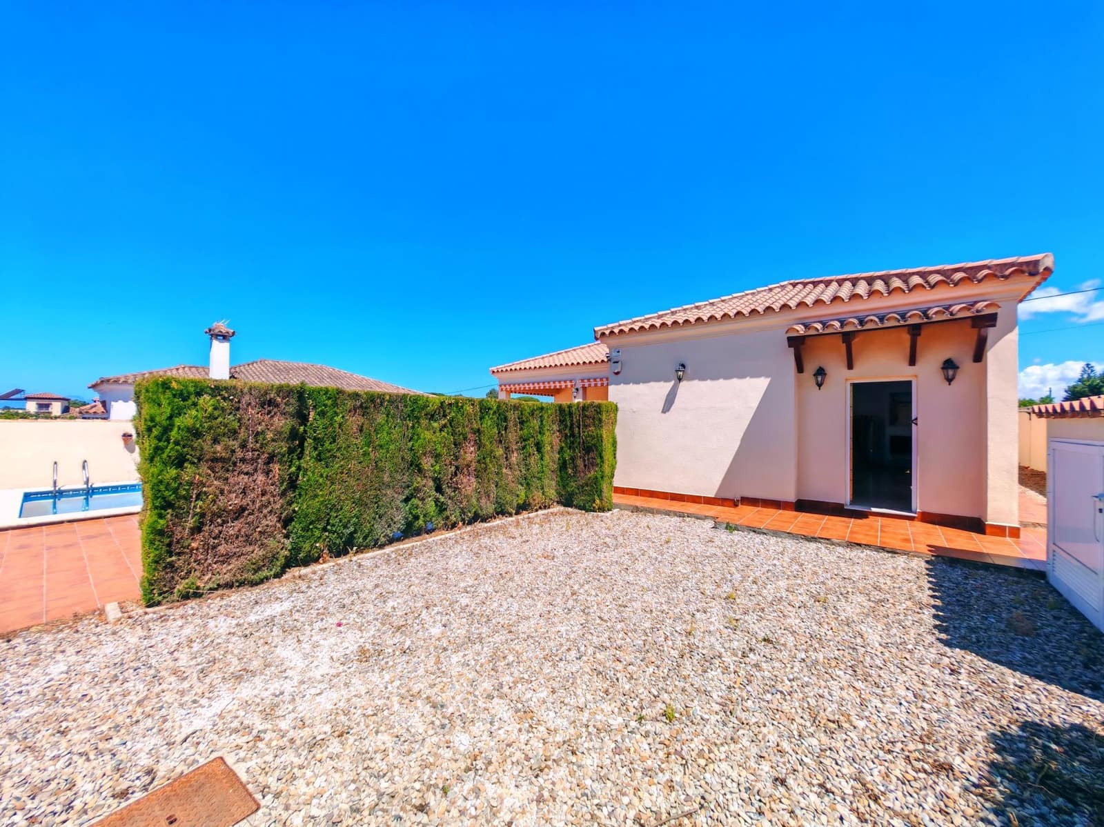 Chalet de 3 habitaciones en Chiclana de la Frontera en venta con piscina garaje - 315.000 € (Ref: 10025845)