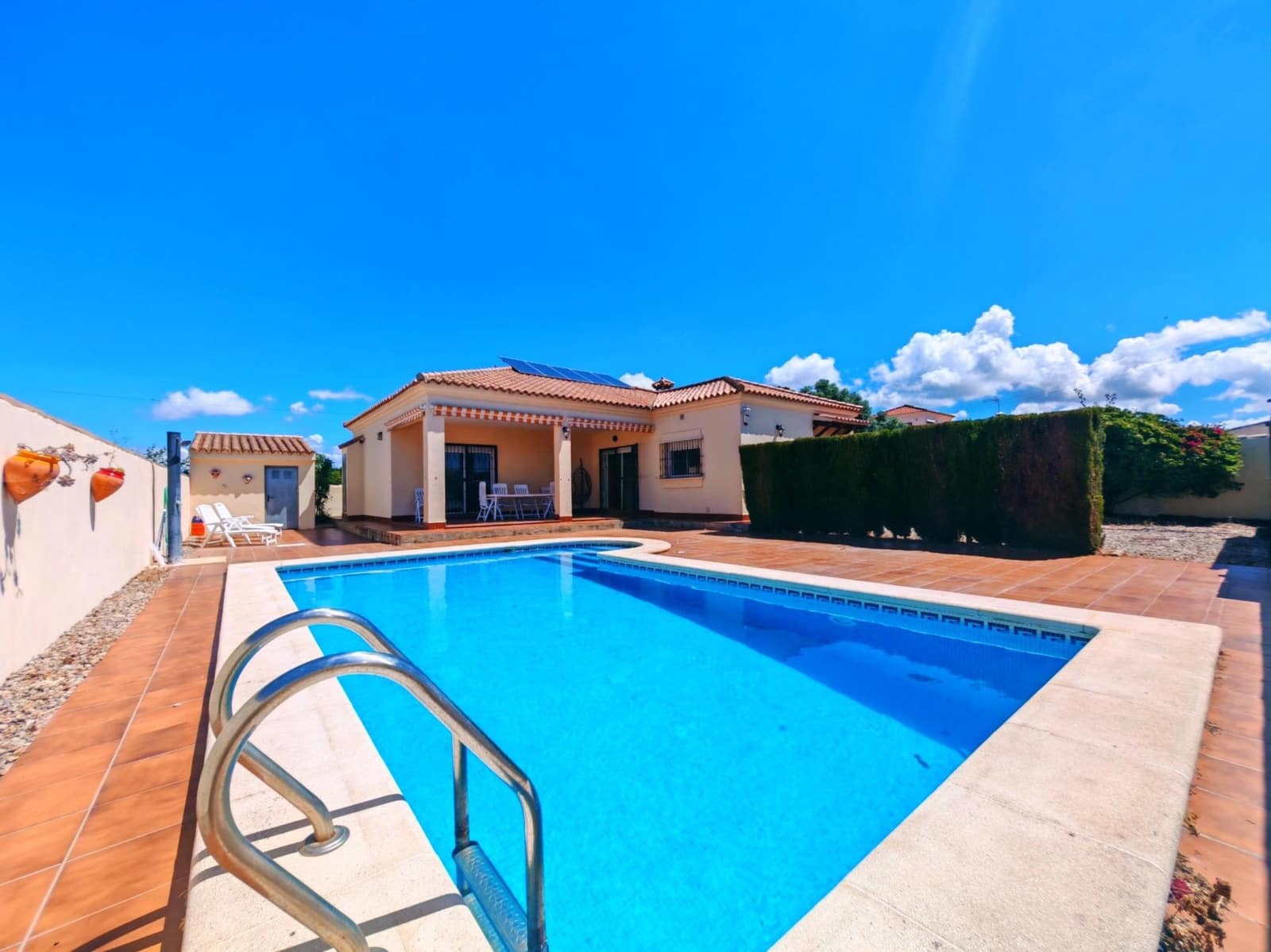 Chalet de 3 habitaciones en Chiclana de la Frontera en venta con piscina garaje - 315.000 € (Ref: 10025845)
