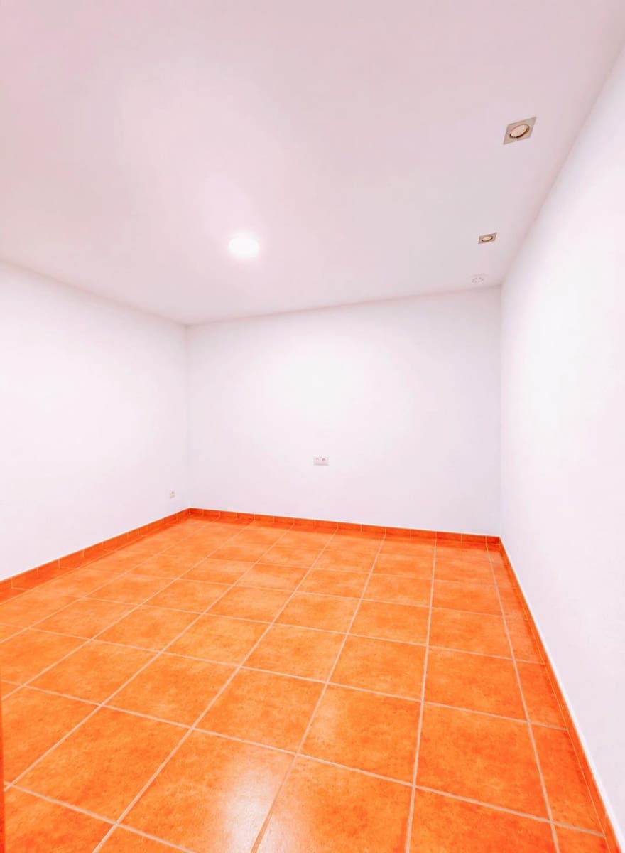 Piso de 3 habitaciones en San Fernando en venta - 190.000 € (Ref: 10086346)