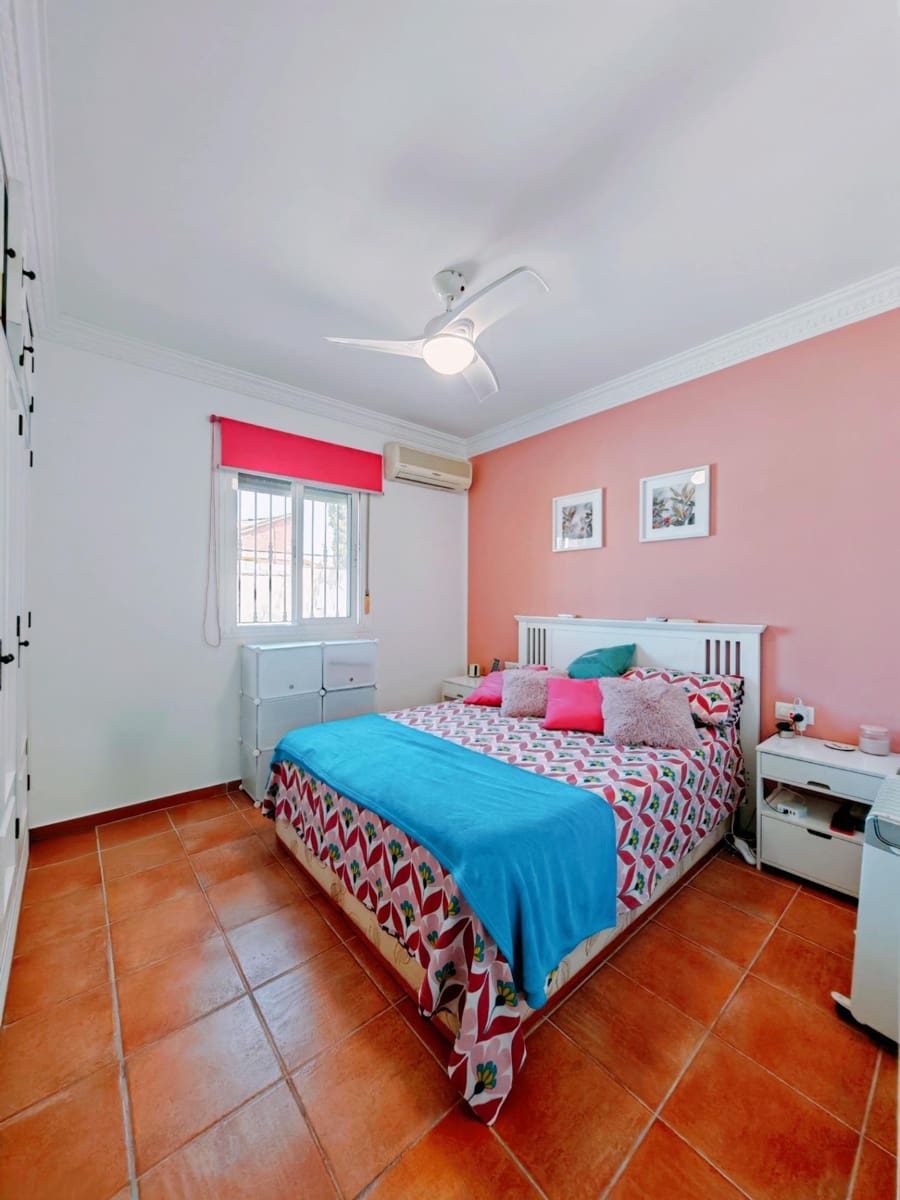 5 camera da letto Villa in vendita in Chiclana de la Frontera con piscina garage - 335.000 € (Rif: 10100334)