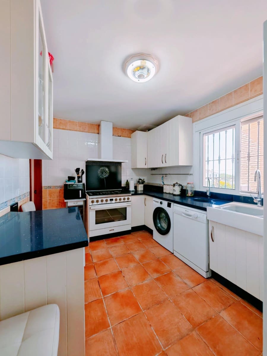 5 camera da letto Villa in vendita in Chiclana de la Frontera con piscina garage - 335.000 € (Rif: 10100334)